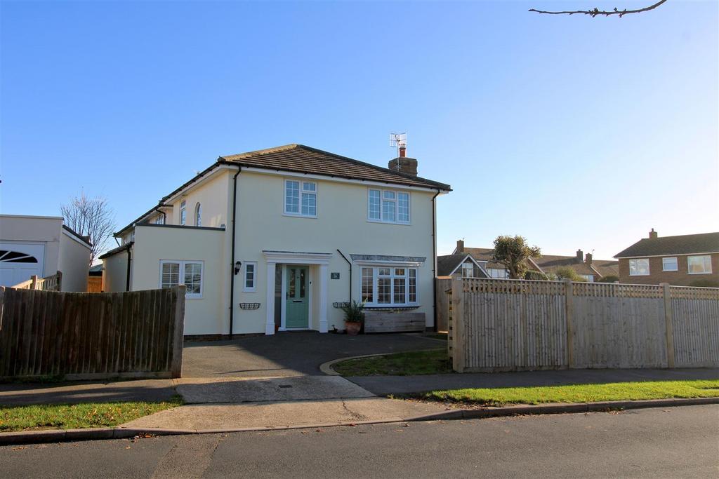 North Way, Seaford 3 bed detached house £500,000