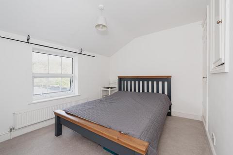 19 Adelphi Road, Epsom, KT17 1JB