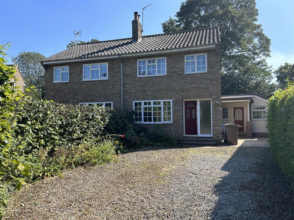 Beech Court, Pocklington, York 4 bed semidetached house for sale £