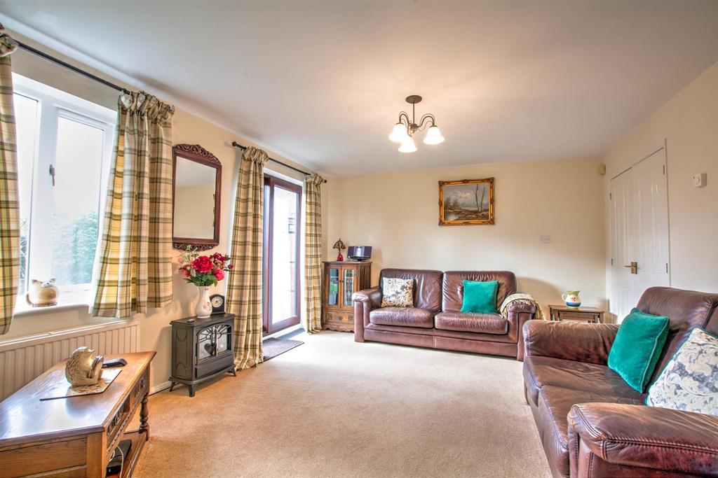 Lounge/Sitting Room