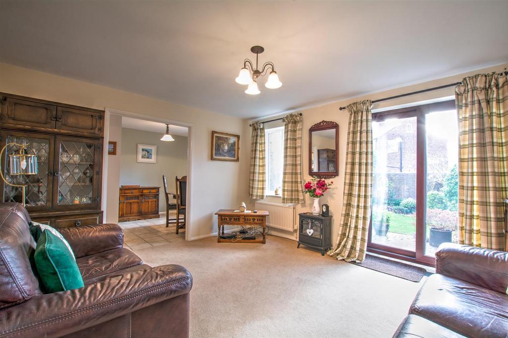Lounge/Sitting Room