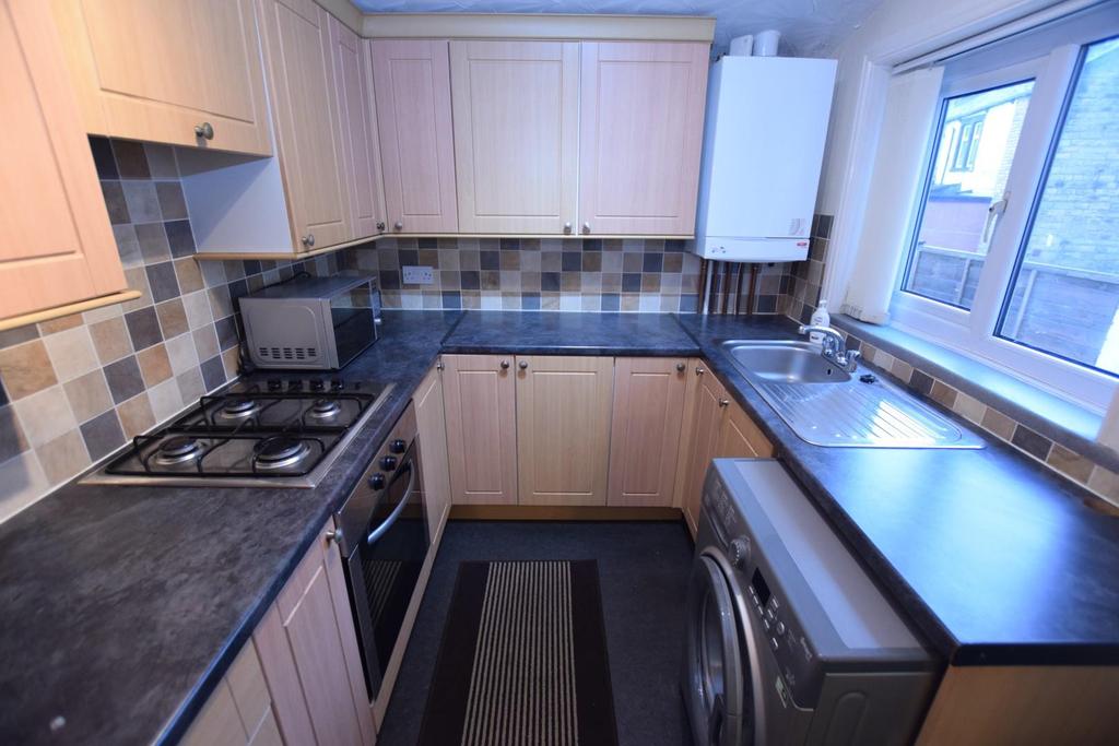 Morse Street, Burnley 3 bed terraced house £675 pcm (£156 pw)