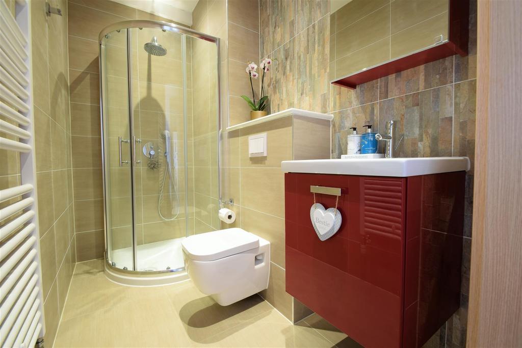 Ensuite shower room