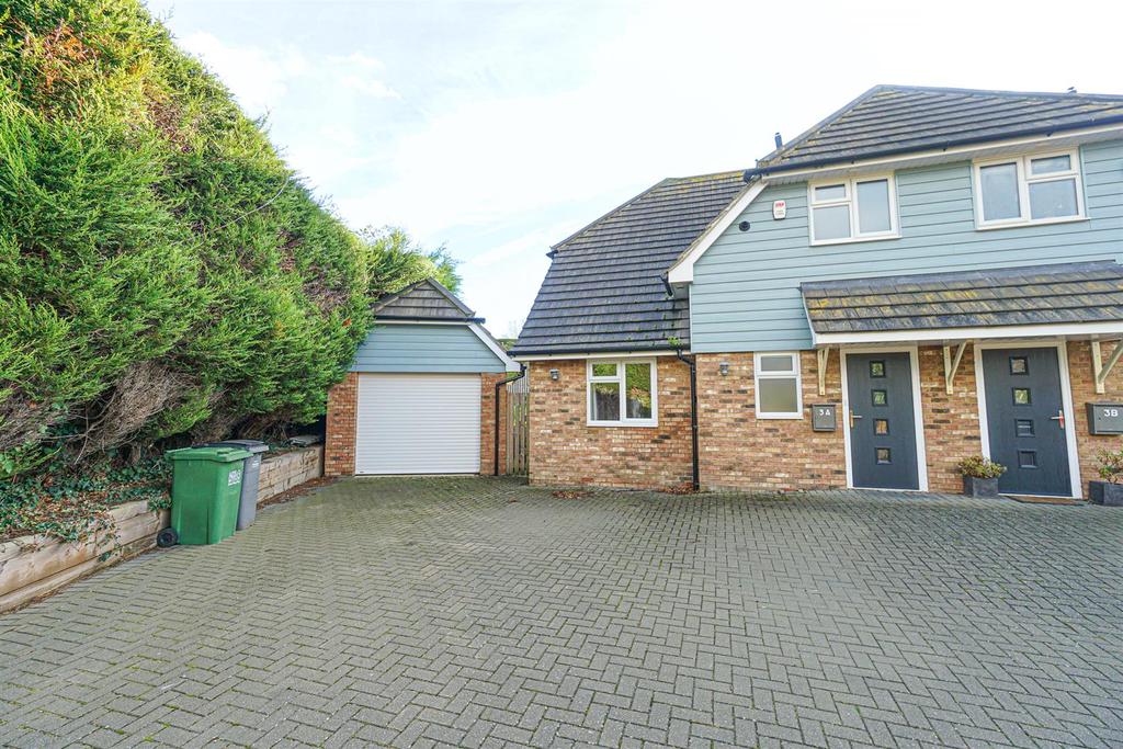 Darwell Close, St. LeonardsOnSea 3 bed semidetached house for sale
