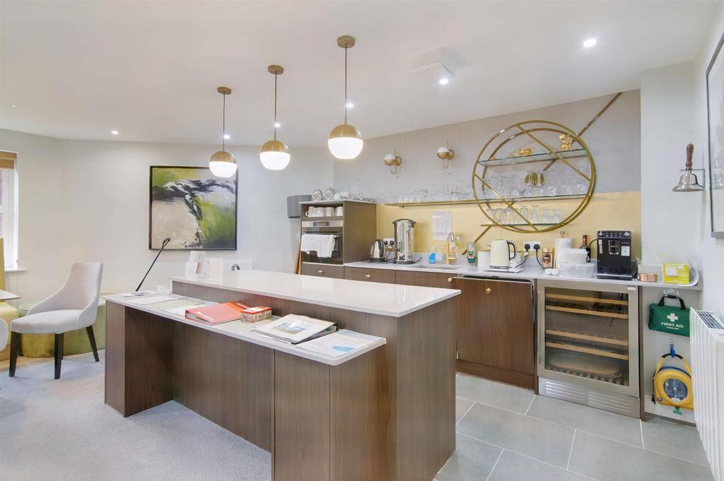 Homeowners Lounge Kitchen