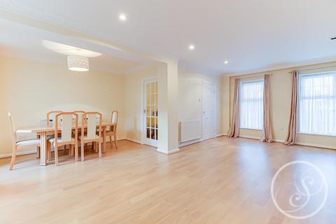 5 bedroom detached house for sale - Shadwell Park Drive, Leeds