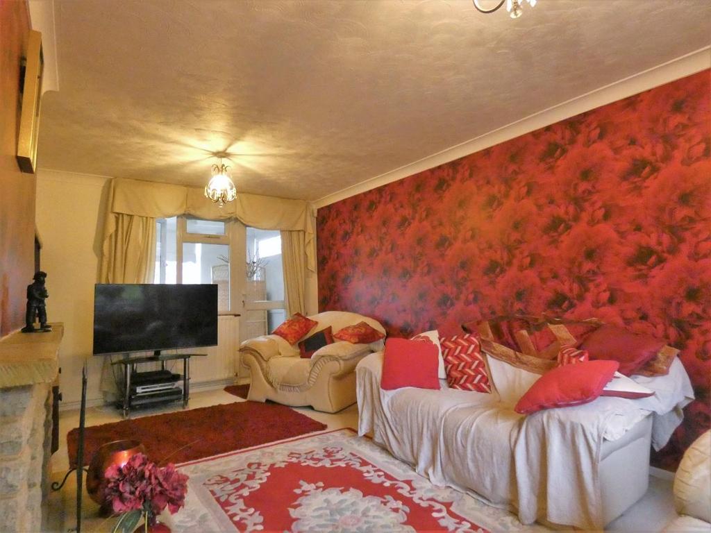 Scott Road, Gravesend 3 bed end of terrace house £350,000