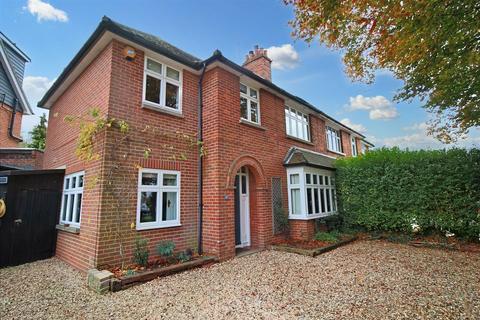5 bedroom end of terrace house for sale - Southcote Farm Lane, Reading