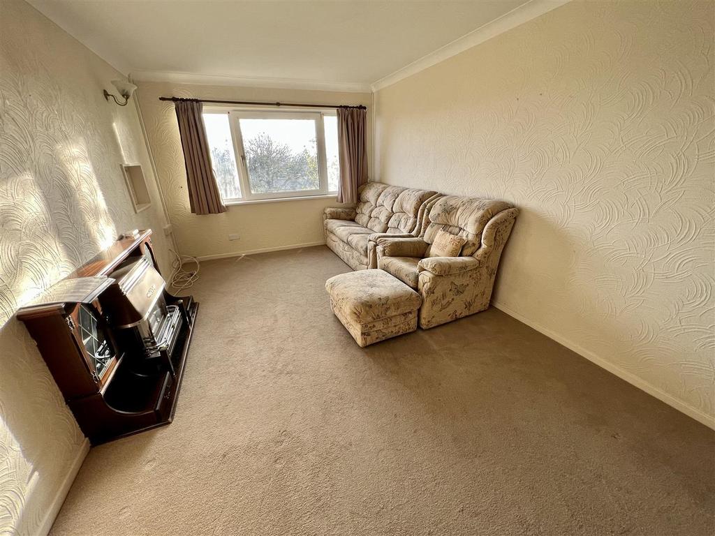 Dunvant Road, Killay, Swansea 3 bed detached house for sale £320,000