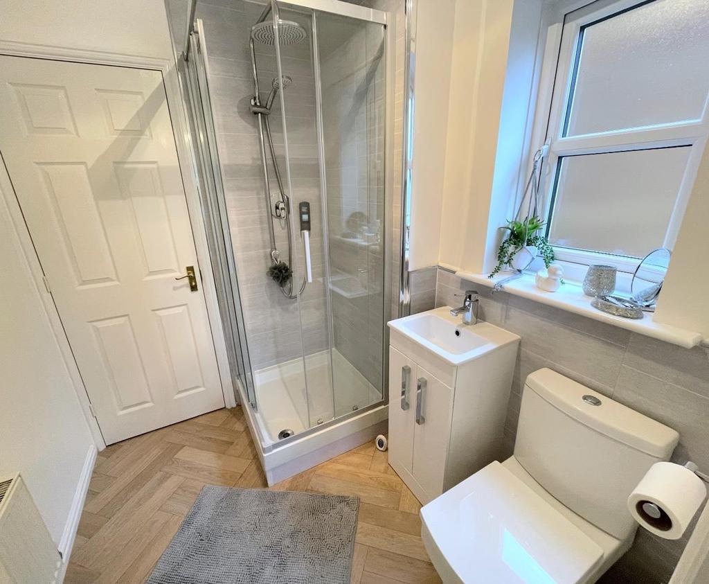 Jack n Jill Ensuite