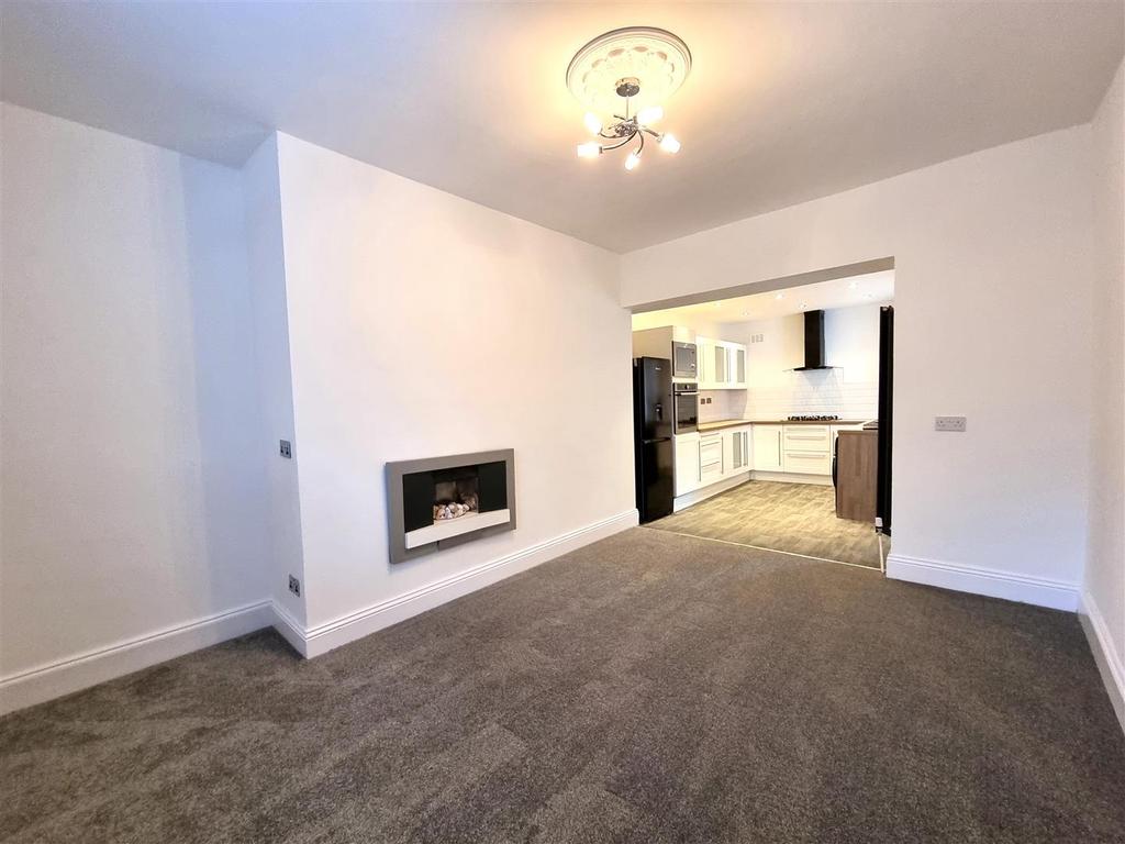 Clarence Terrace, Chester Le Street 4 bed terraced house £775 pcm (£