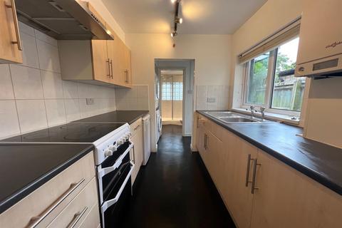 3 bedroom terraced house to rent, Howard Street, Oxford, Cowley, Oxfordshire, OX4