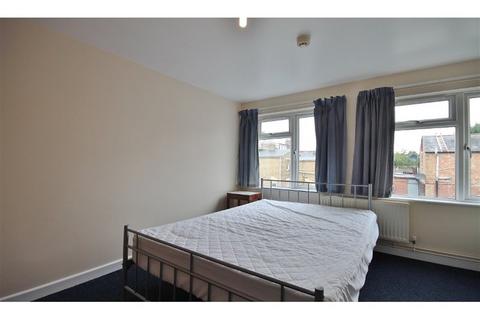 3 bedroom apartment to rent, Cowley, Oxford, Oxfordshire, OX4