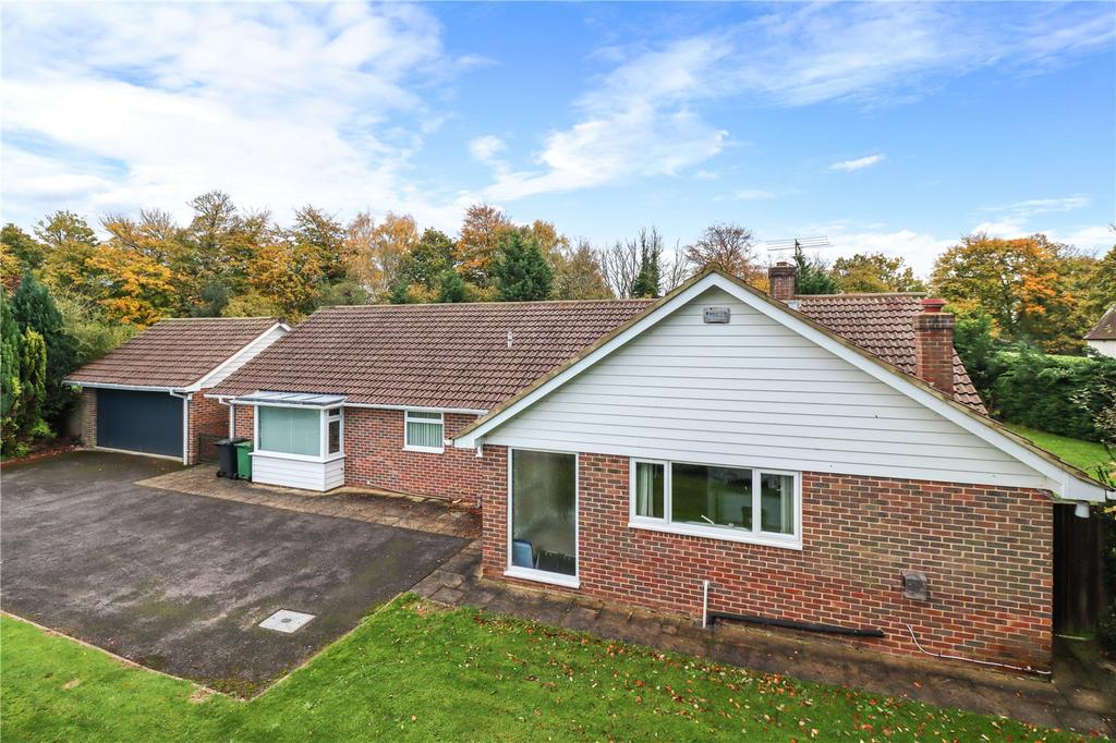 Star Lane, Blackboys, Uckfield, East Sussex, TN22 3 bed bungalow for