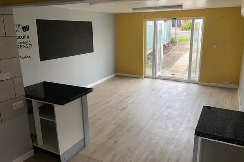 Retail property (high street) to rent - Birchwood Road, Nottingham, Nottinghamshire, NG8