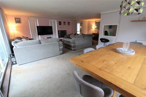 3 bedroom chalet for sale - Nutcombe Crescent, Rochford, Essex, SS4