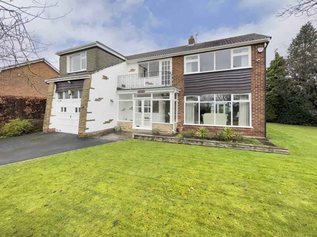 York Drive, Upper Batley 4 bed detached house for sale £550,000