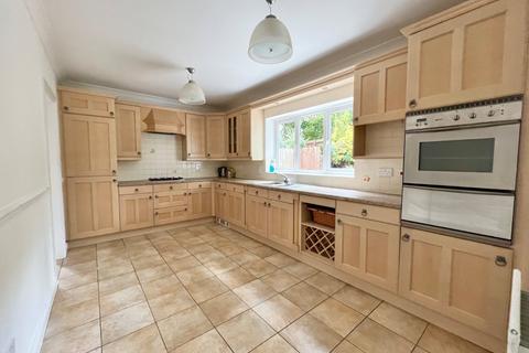 32 Fitzharding Road, Easton In Gordano, Bristol, BS20 0EH