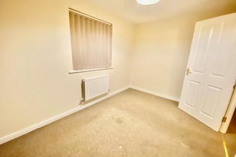 2 bedroom garage to rent - Abbey Gardens, Weston Village, Weston-Super-Mare, North Somerset, BS24