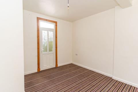 11 Loganlea Drive, Edinburgh, EH7 6LS
