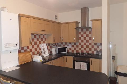 2 bedroom ground floor flat to rent, Newry Street, Holyhead