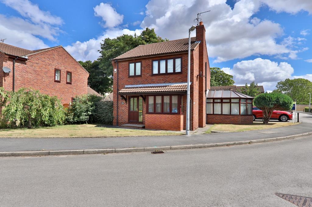 Cliff Road, Hessle, East Riding of Yorkshire, HU13 3 bed detached house