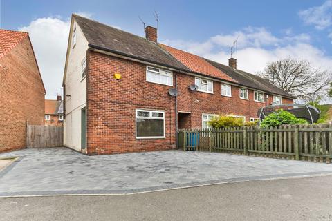 3 bedroom end of terrace house for sale - Stratton Close, Hull, HU8 9QL
