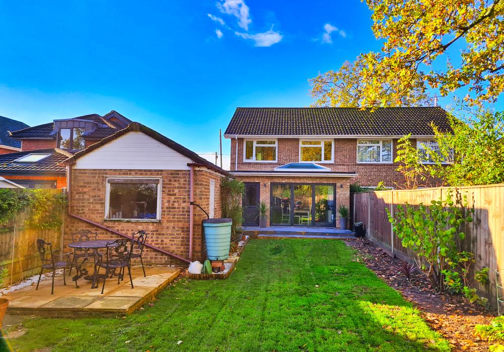 Calmore Road, Totton SO40 3 bed semidetached house £425,000