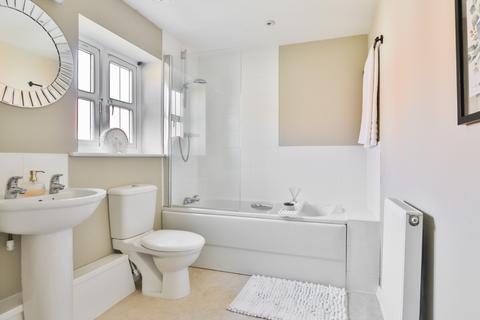 48 Attringham Park, Kingswood, Hull, HU7 3GL