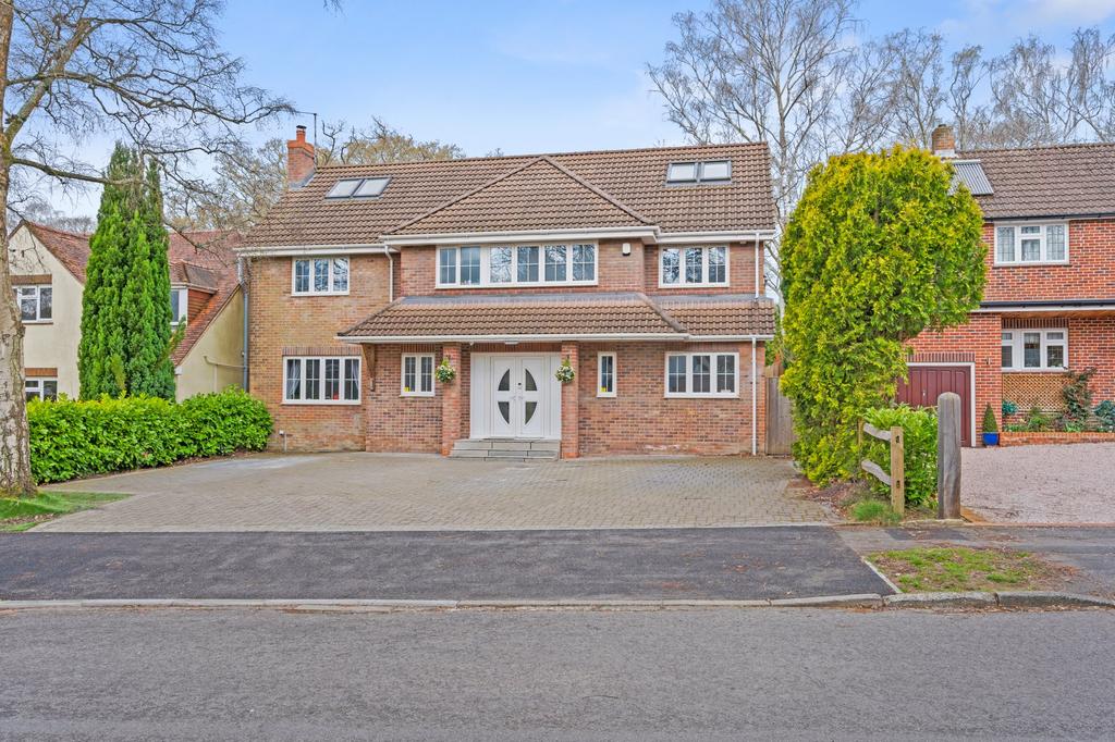 Randall Road, Chandler's Ford 7 bed detached house for sale £1,350,000