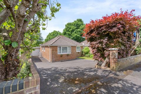 3 bedroom bungalow for sale - Bodycoats Road, Chandler's Ford