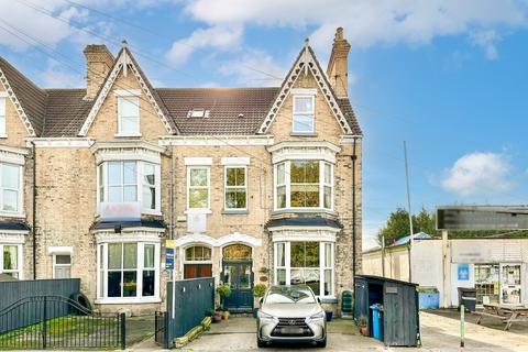 5 bedroom end of terrace house for sale - Hessle Road