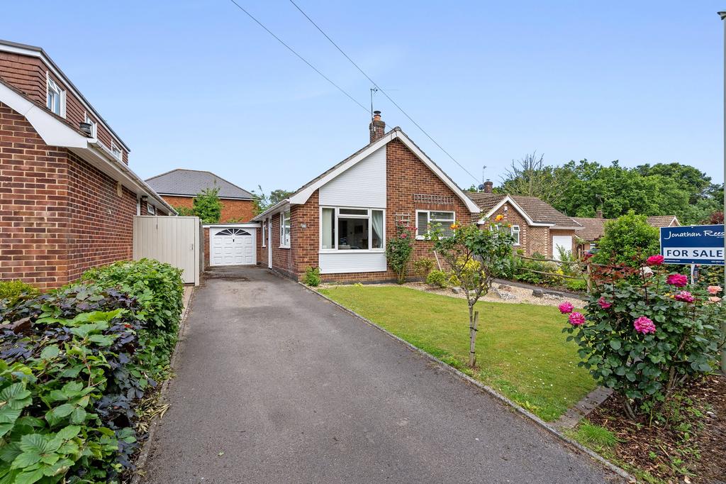 Heathlands Road, Chandler's Ford 3 bed bungalow £450,000