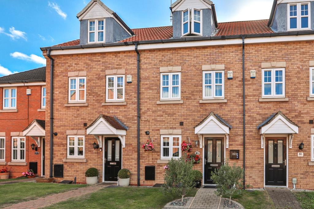 Pools Brook Park, Kingswood, Hull... 3 bed terraced house £180,000