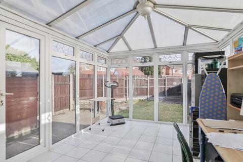 2 bedroom end of terrace house for sale - Ashendon Drive, Hull, HU8 8DY