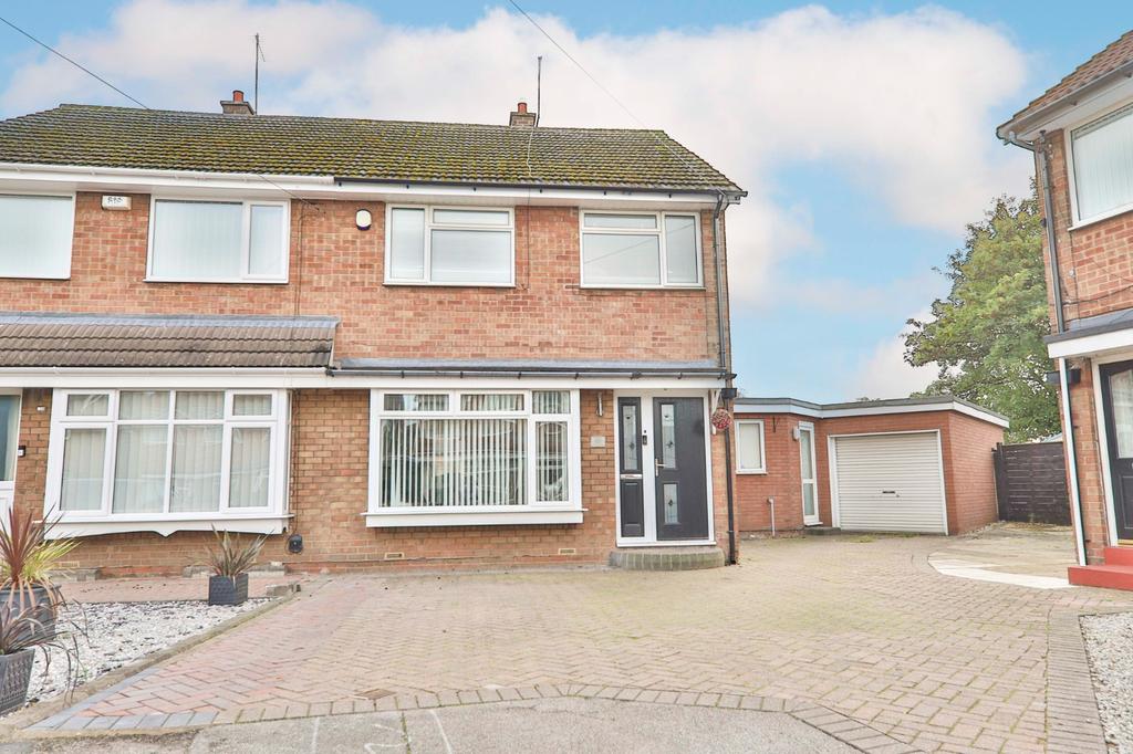 Road, Hessle, HU13 9HE 3 bed semidetached house £230,000