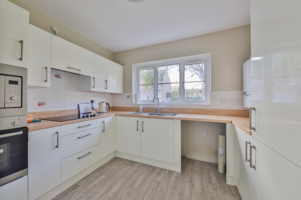 John Gray Court, Willerby, HU10 6XZ 2 bed detached bungalow £230,000