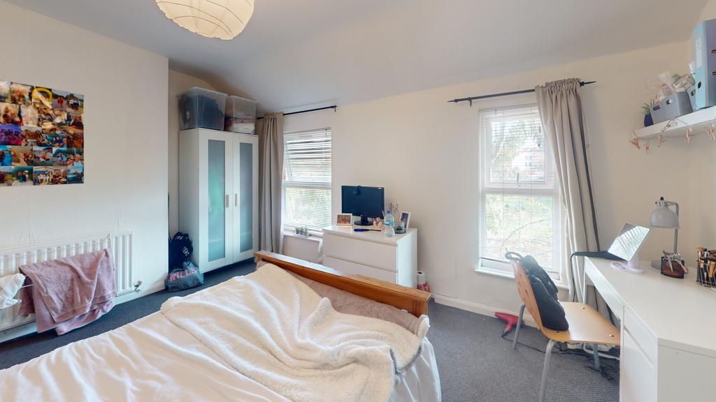 6-Cromwell-St-Bedroom