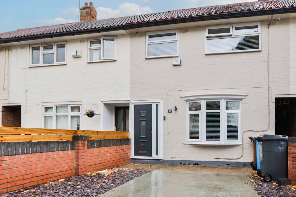 Bradford Avenue, Hull,HU9 4NJ 3 bed terraced house £115,000