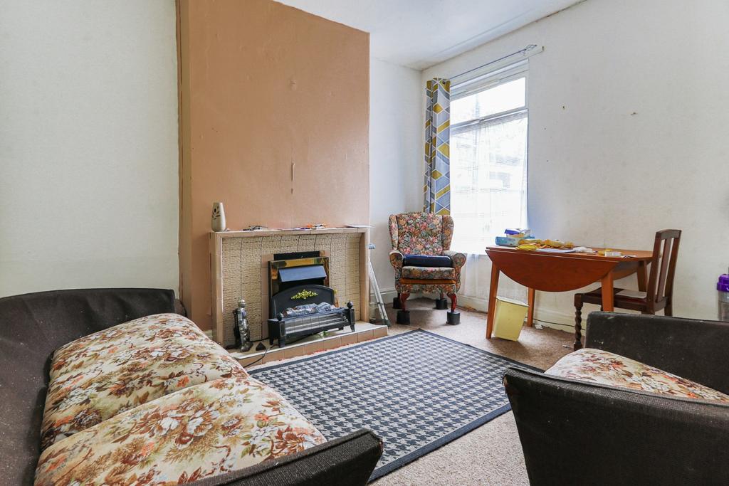 Haworth Street, Hull, East Riding of Yorkshire, HU6 7RQ 2 bed terraced