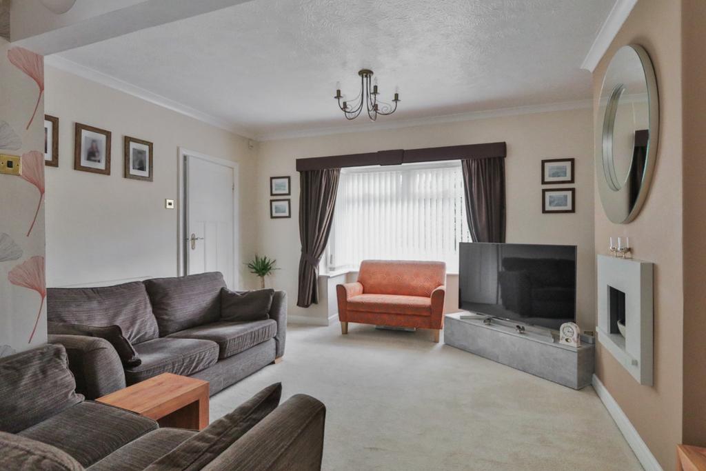 Lime Tree Lane, Bilton, Hull, HU11 4EA 3 bed semidetached house £185,000