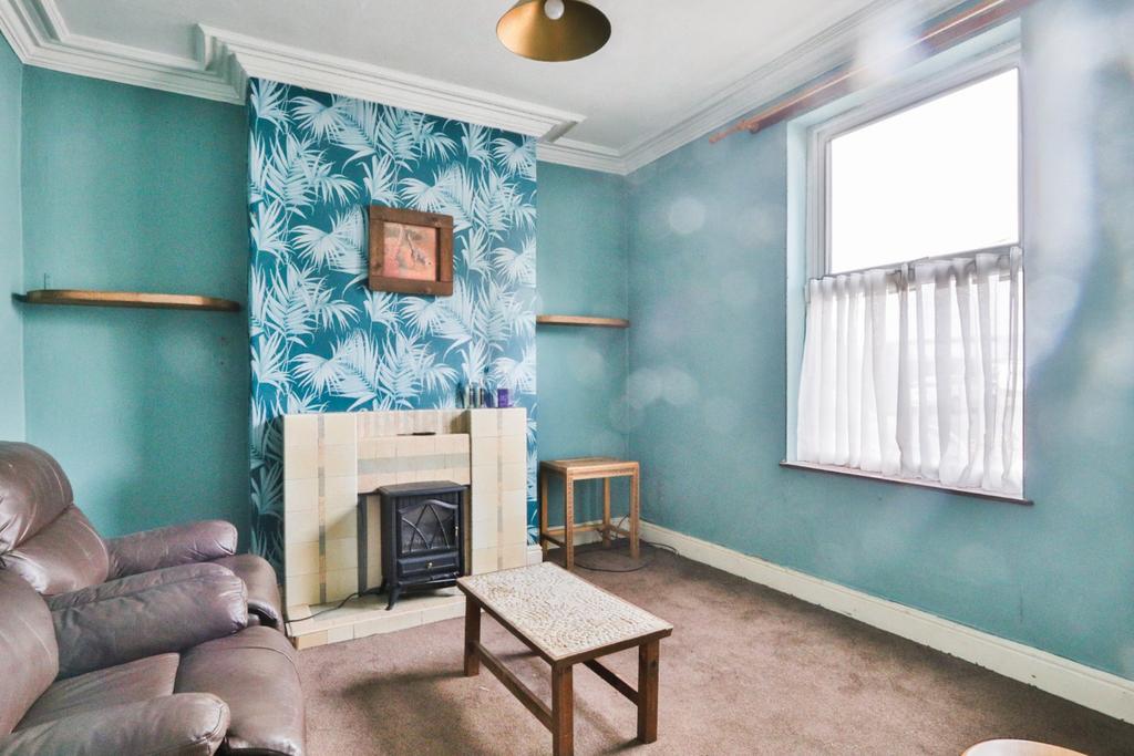 Egton Street, Hull, HU8 7HS 2 bed terraced house £60,000