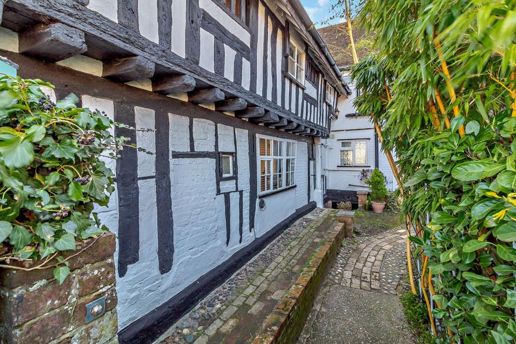 Market Hill, Woodbridge, Suffolk 4 bed house £800,000