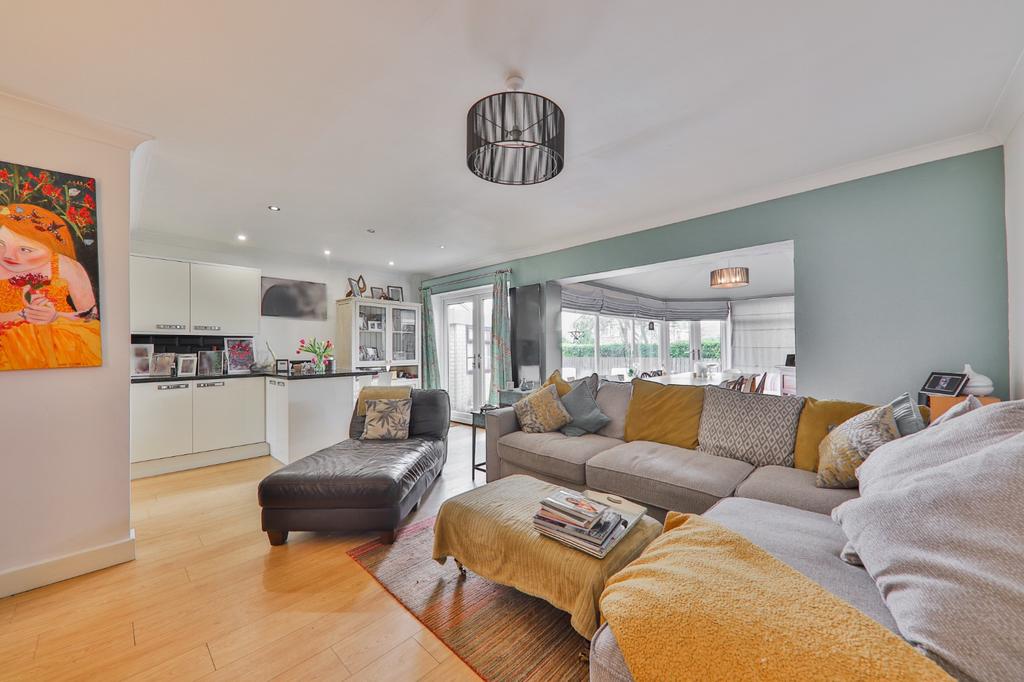 Mere Way, Swanland, North Ferriby... 3 bed semidetached house £260,000