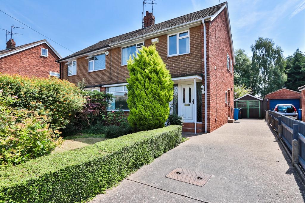 Wembley Park Avenue, Hull, HU8 0ND 3 bed semidetached house for sale