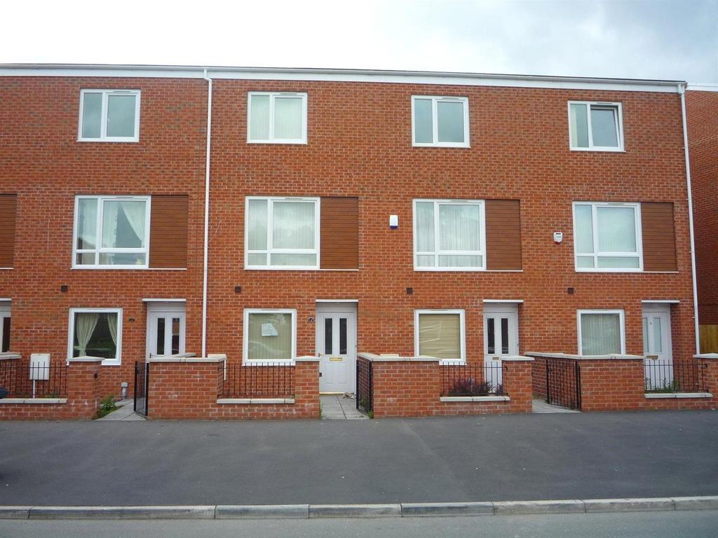 Guide Post Road, Grove Village, Manchester, M13 4 bed terraced house