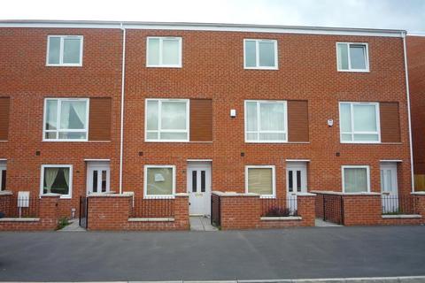 4 bedroom terraced house to rent, Guide Post Road, Grove Village, Manchester, M13