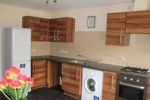 4 bedroom terraced house to rent, Guide Post Road, Grove Village, Manchester, M13