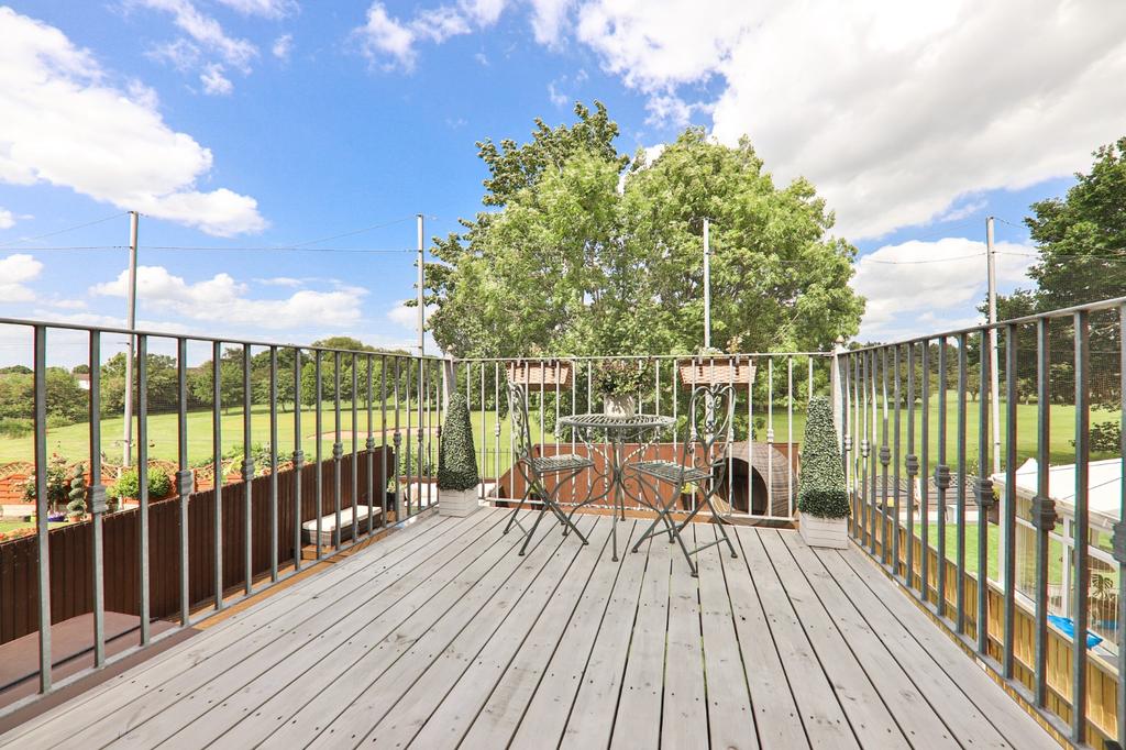 Clear View Close, Hull, HU8 9GA 4 bed detached house £350,000