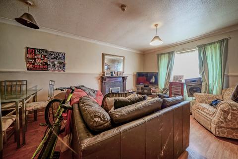 15 Beckside, Beverley, HU17 0PB